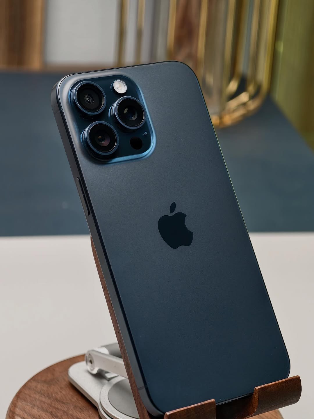 iPhones available for pickup and nationwide delivery